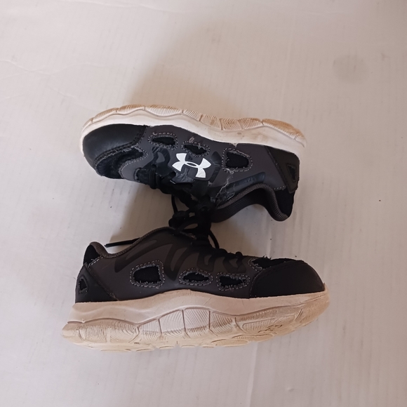 Under Armor Black Toddler Youth Sneakers Shoes Size 8 Lace Up Everyday - Picture 6 of 9